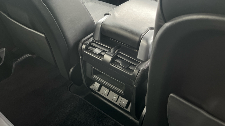 Land Rover Defender 3.0 D250 X-Dynamic S 90 3dr Auto Diesel Estate